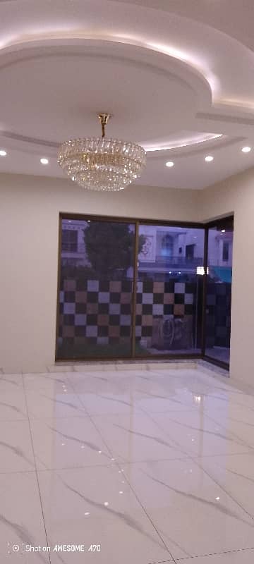 one kanal house for sale in jenipar block bahria Town Lahore good location 9