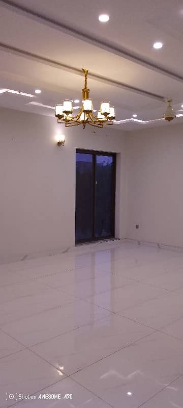 one kanal house for sale in jenipar block bahria Town Lahore good location 32