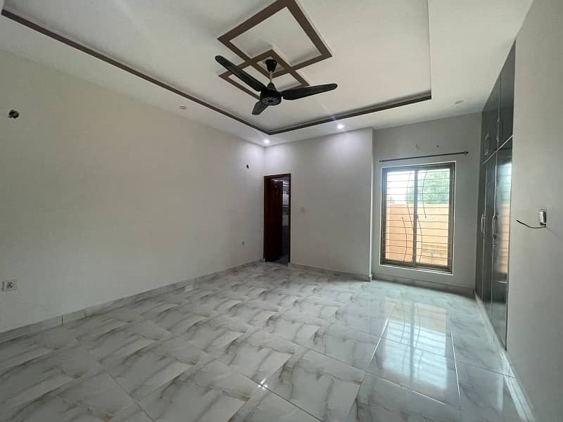 10 Marla Single Storey For Sale In Talha Block Bahria Town Lahore 7