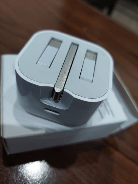 20W iphone charger 3