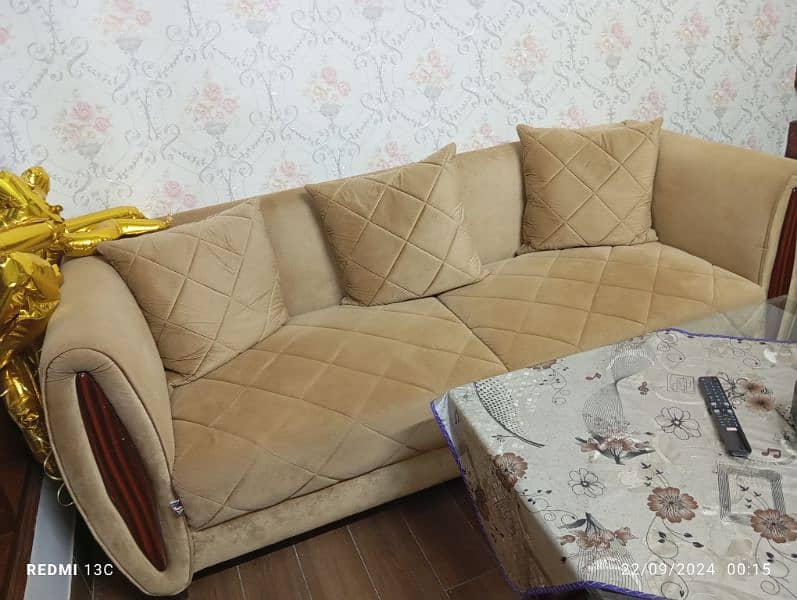 7 Seater Sofa Set With Table 1