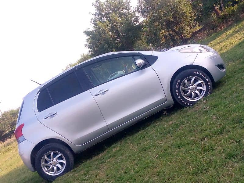 Toyota Vitz 2009/12 totally genuine condition 6