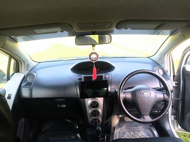 Toyota Vitz 2009/12 totally genuine condition 18