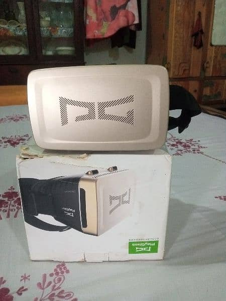 VRBOX WITH REMOTE CONTROL 4