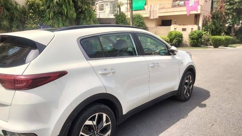 KIA Sportage all wheel drive full option bater Honda brv Toyota Suzuki 5