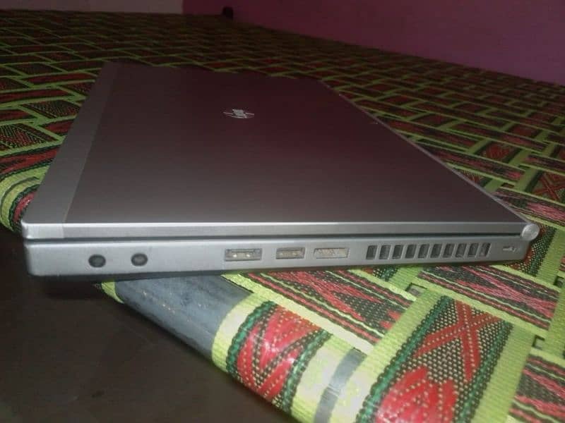 I am selling my HP elite book laptop core i5 3rd generation 4