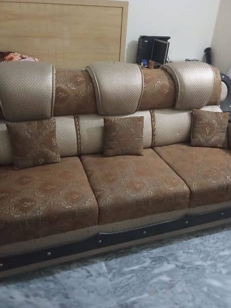 6 seater sofa set (3,2,1] in 9/10 condition 2