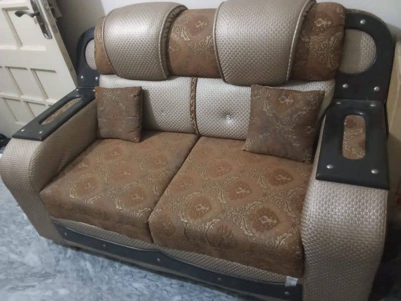 6 seater sofa set (3,2,1] in 9/10 condition 3