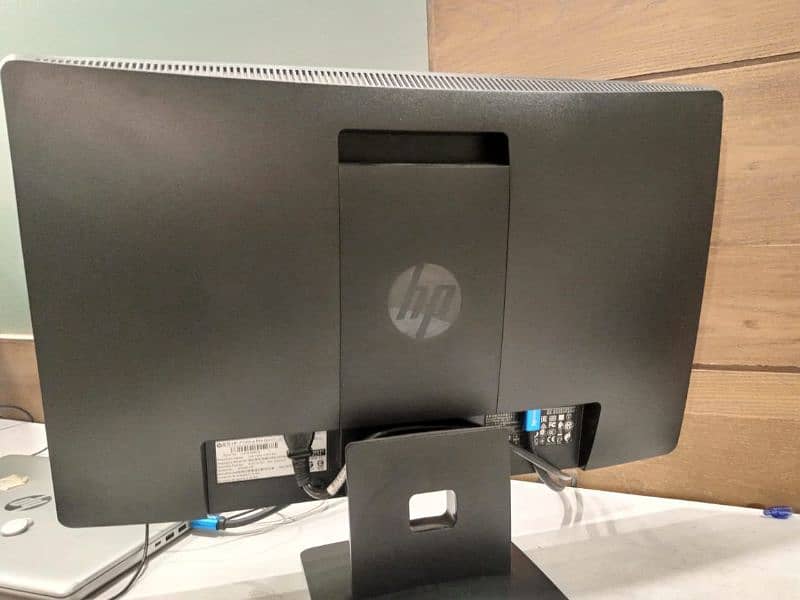 HP 24" Computer LCDs 1