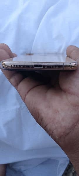 iphone xs 256 gb 10 x 10 buttery 75 only 3 month use 2