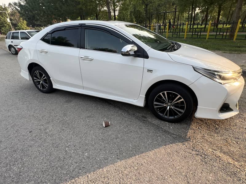 Toyota Corolla Altis 2020 Grande 1