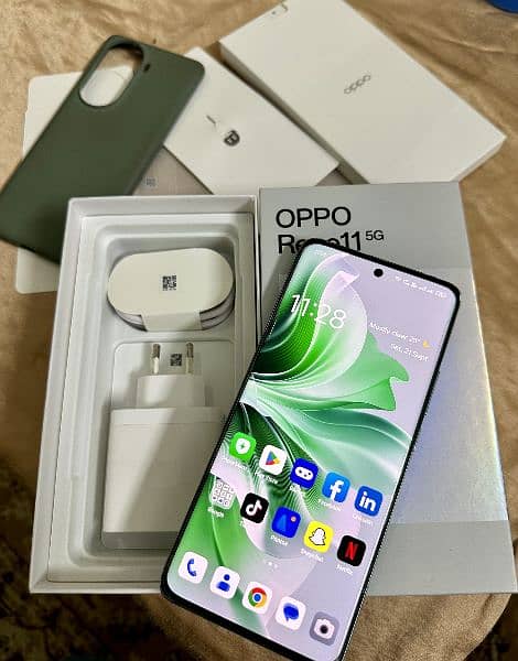 Oppo Reno 11 5G ( 12gb 256gb) Complete Box 1