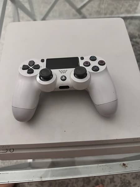 PS 4 console 1