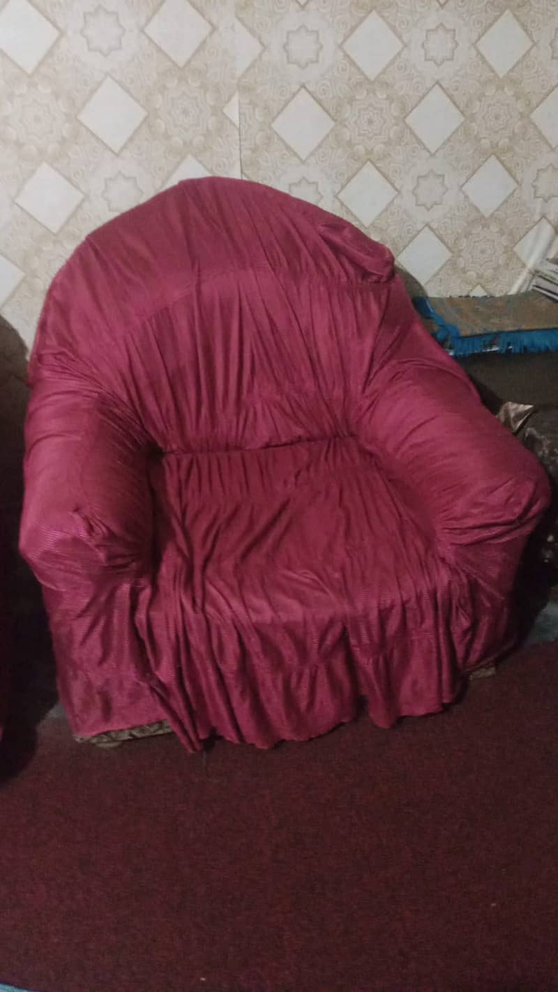 FOR SALE: Second-Hand Sofa Set (3+1+1) 1