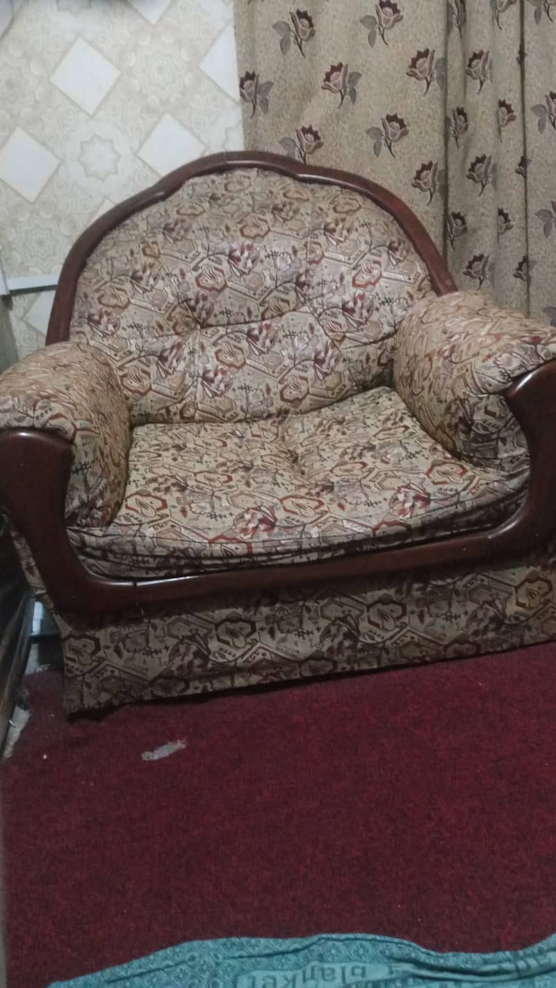 FOR SALE: Second-Hand Sofa Set (3+1+1) 4