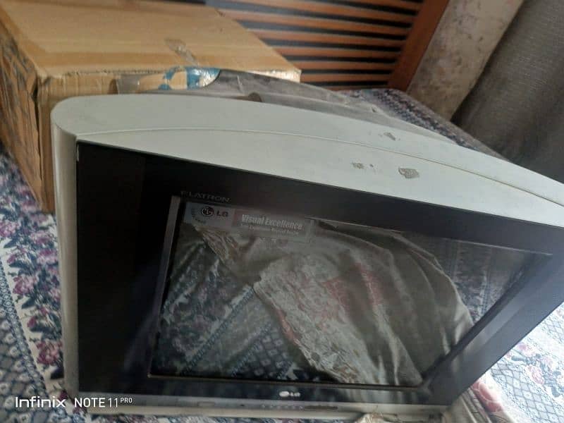 LG Flat 21" inche TV for sale. 3