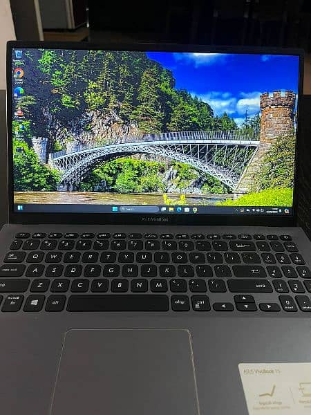 ASUS VIVOBOOK 4