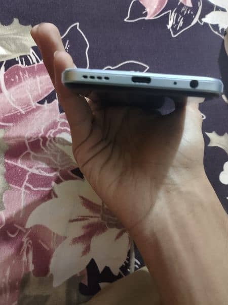 vivo y21 good condition but front camera dust only clean up 3