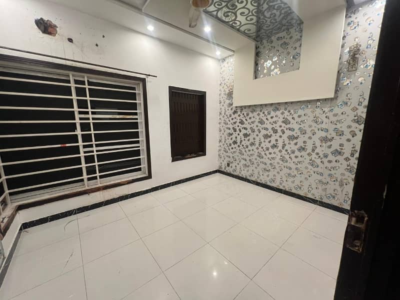 5 Marla house for sale in jinnha block bahria Town Lahore good location A plus house 4