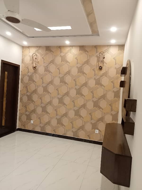 6 Marla corner house for sale in CC block bahria Town Lahore near to park 16