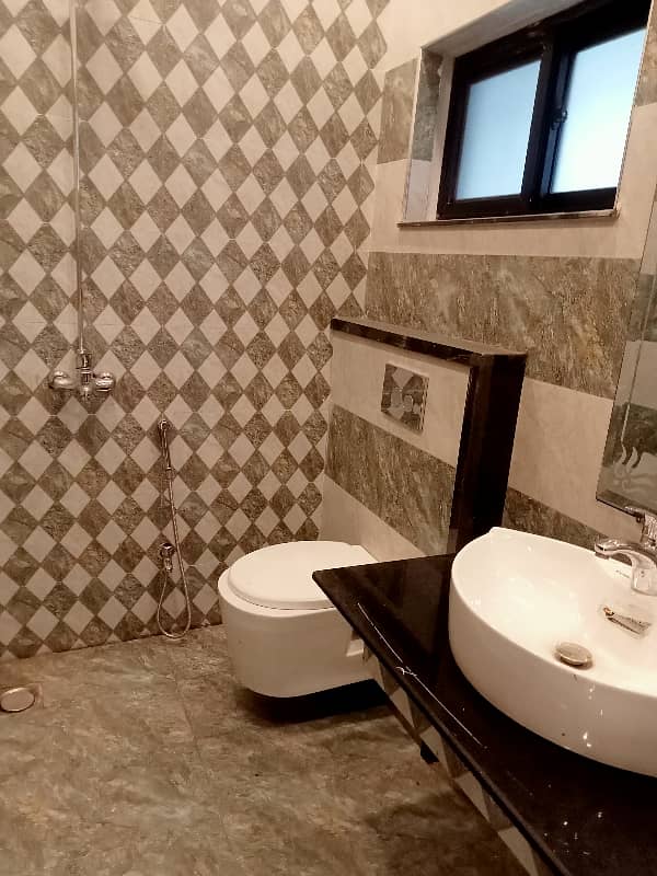 6 Marla corner house for sale in CC block bahria Town Lahore near to park 18