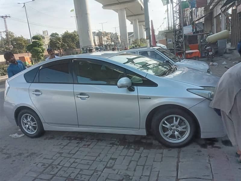 Toyota Prius 2011 5