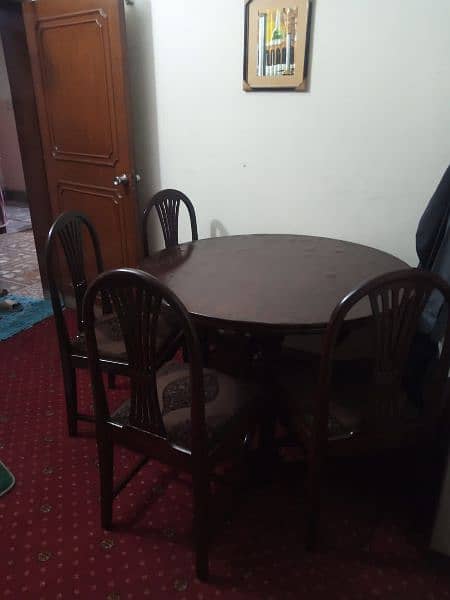 4 seater Dining table 0