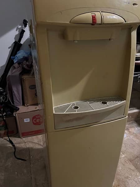 Selling used water dispenser 1