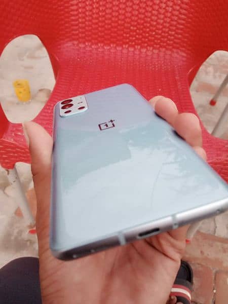 OnePlus 9R 1