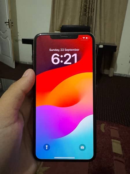 iphone 11 pro max 4