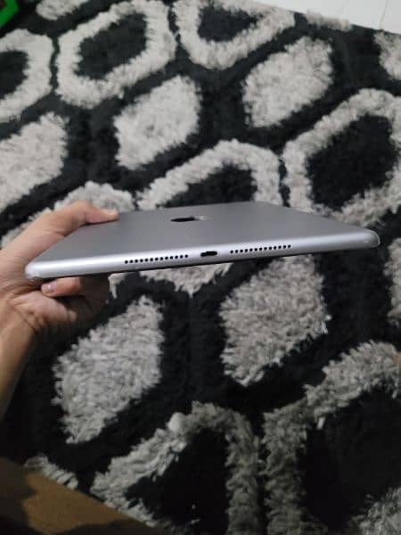 ipad 6 generation 32gb 3