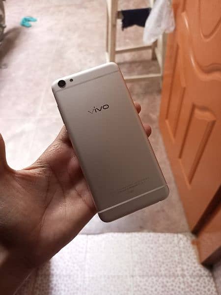 vivo x7 4/64 led panel 1