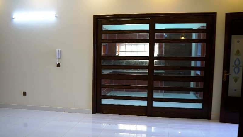 5 Marla used house beautiful House in eastern block for sale in bahria orchard Lahore 1