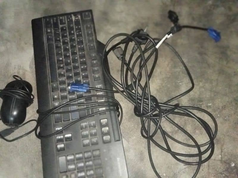 computer+monitor+keyboard mouse and wires 4