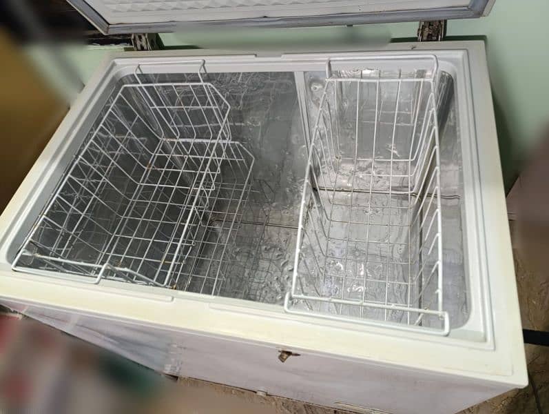 Dawlance freezer in very good condition 3