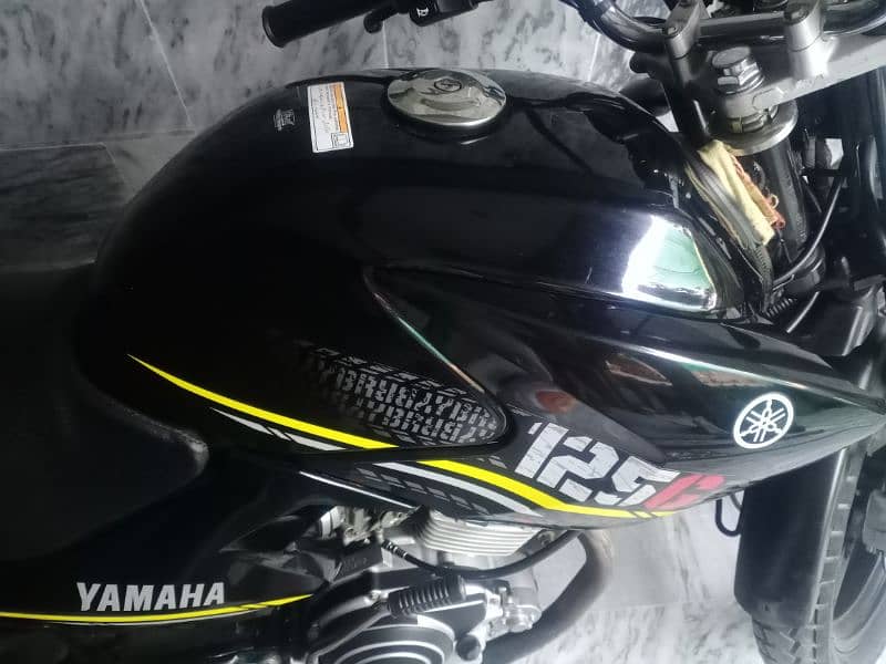 Yamaha ybr 125G Black Colour 2021 Shape 8