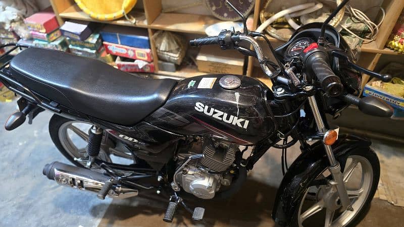 suzuki 110 like new  golden number 3333 ha 1