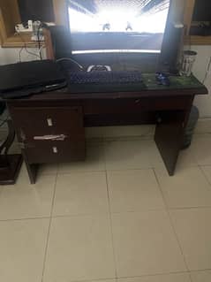 computer/reception table urgent sale