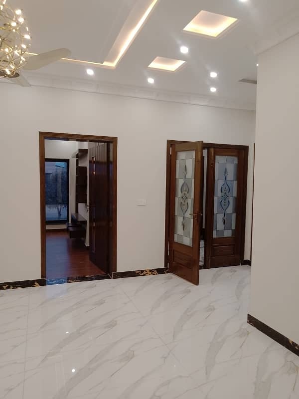 House Of 5 Marla Available In Bahria Town - Sector C 8