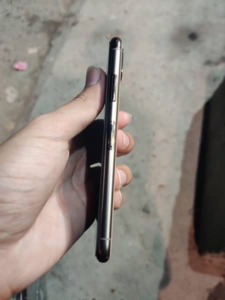 IPHONE XS GOLD COLOUR PTA approved 1