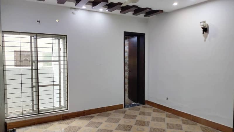 10 Marla House Available In Bahria Town For sale 1