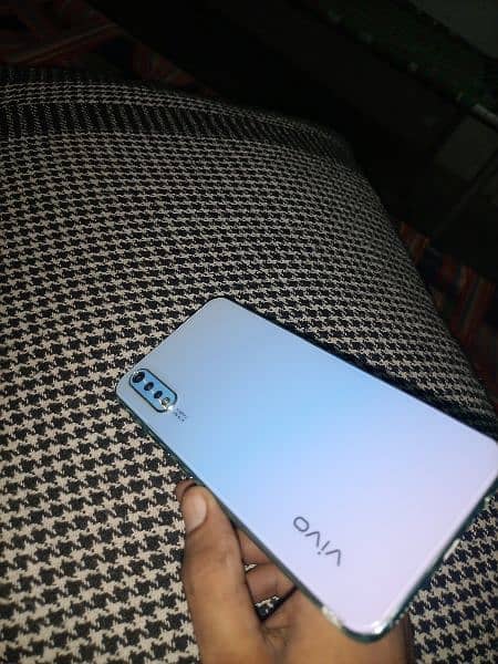 vivo s1 8/256gb 10/10  no cal olx chat and Whatsapp number 03028868599 1