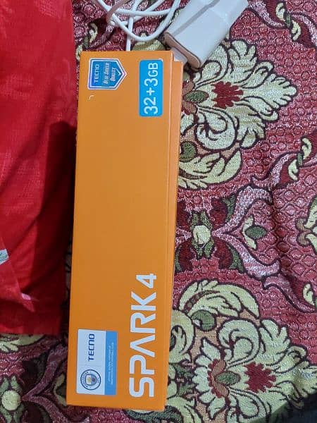 spark 4 ,,,,,3gb+32 gb 3