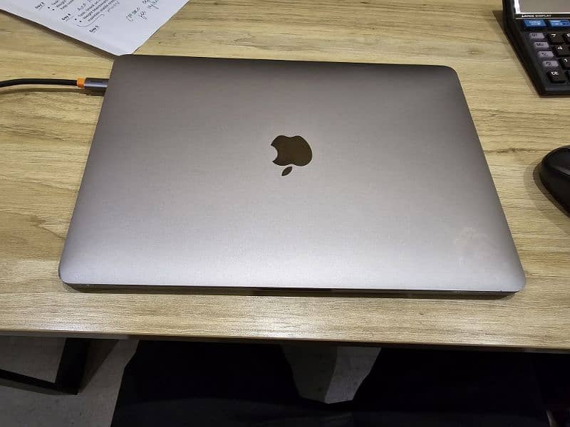 Macbook pro 13.3 inches 1