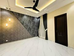 Brand New 10 Marla Full House for Rent in Bahria Town Lahore 0