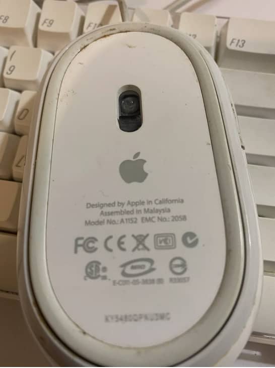 Apple wire keyboard 2