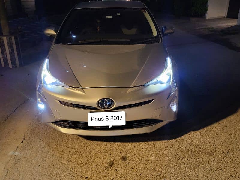 Toyota Prius 2017 0