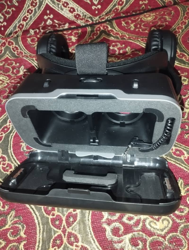 Shinecon G06A New 3D Virtual Reality Gaming Glasses Headset for 4.5-7. 2