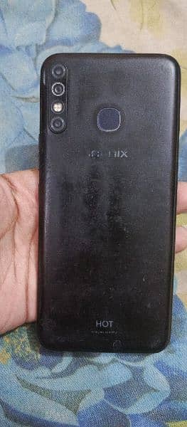 Infinix hot 8 4/64 2