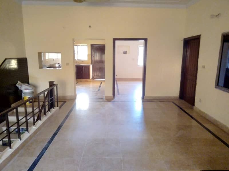 three bedrm true attach washroom ground portion 10 Marla for rent demand 80000 5